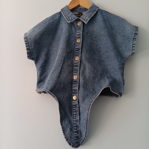 Silver Jeans Tops - Silver Jeans Co Y2K Denim Button  Short Sleeve Top S/M